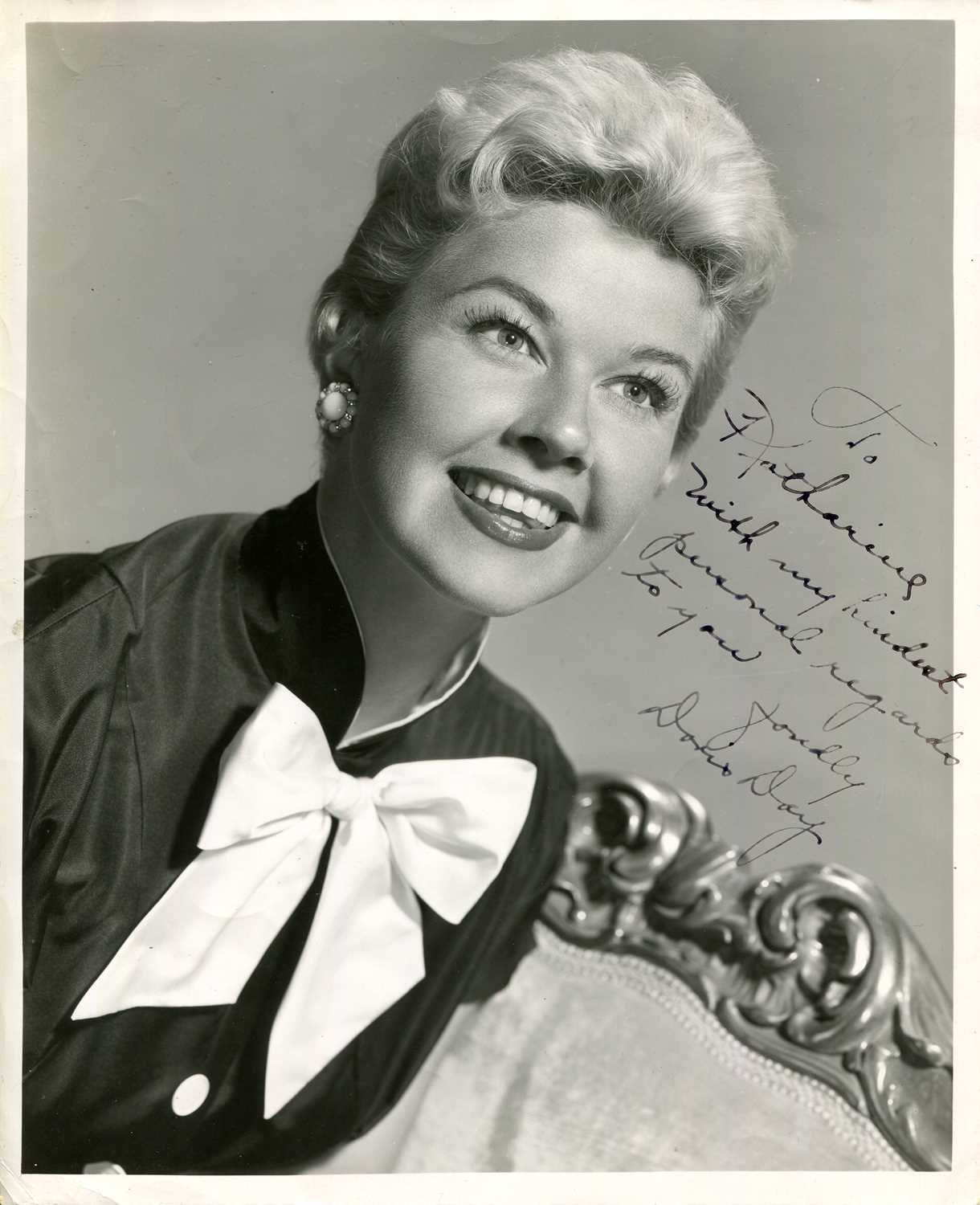 Lot 26 - DAY DORIS: (1922-2019)