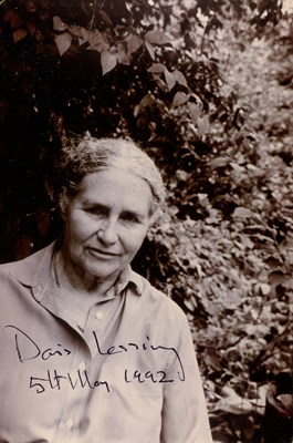 Lot 1208 - LESSING DORIS: (1919-2013)