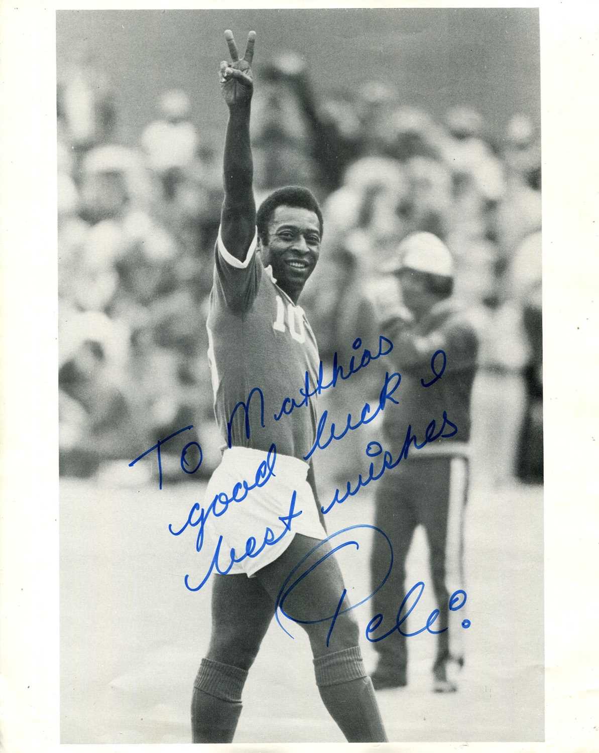 Lot 9 - PELÉ: (1940-2022)