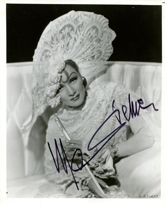 Lot 131 - DIETRICH MARLENE: (1901-1992)
