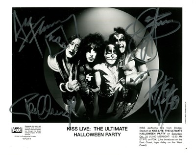 Lot 589 - KISS