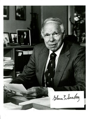 Lot 1058 - NOBEL PRIZE WINNERS: (x20)