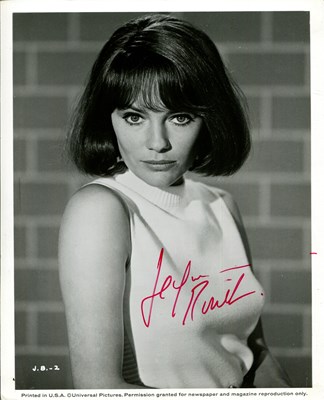 Lot 394 - ACTRESSES: (x11)