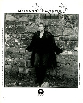 Lot 541 - FEMALE VOCALISTS: (x2)