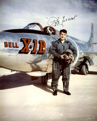 Lot 1133 - TEST PILOTS: (x11)