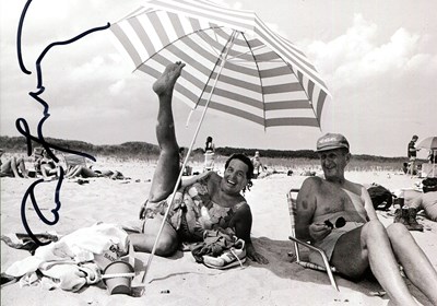 Lot 940 - LEIBOVITZ ANNIE: (1949- )