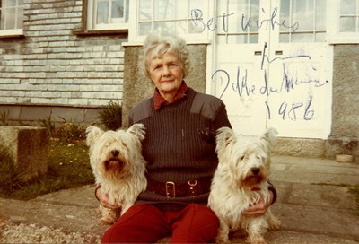 Lot 1124 - DU MAURIER DAPHNE: (1907-1989)