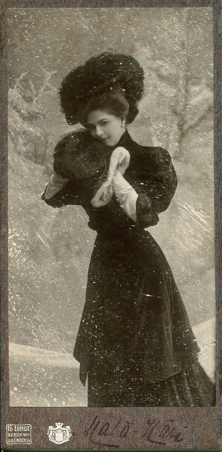 Lot 1288 - MATA HARI: (1876-1917)