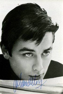 Lot 706 - DELON ALAIN: (1935-20245)