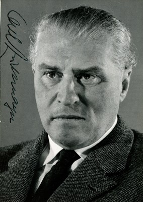 Lot 882 - ZUCKMAYER CARL: (1896-1977)