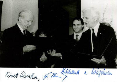 Lot 1210 - NOBEL PRIZE WINNERS