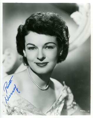 Lot 38 - ACTRESSES: (x12)